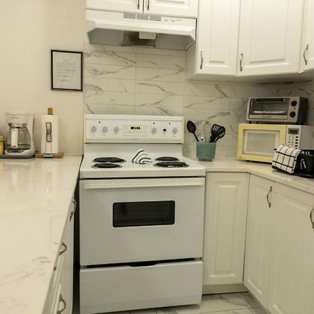 Heart Of Mtr For Memorable Experience 7Minmetro 2 Backyard Fully Equipped Villa Монреал Екстериор снимка